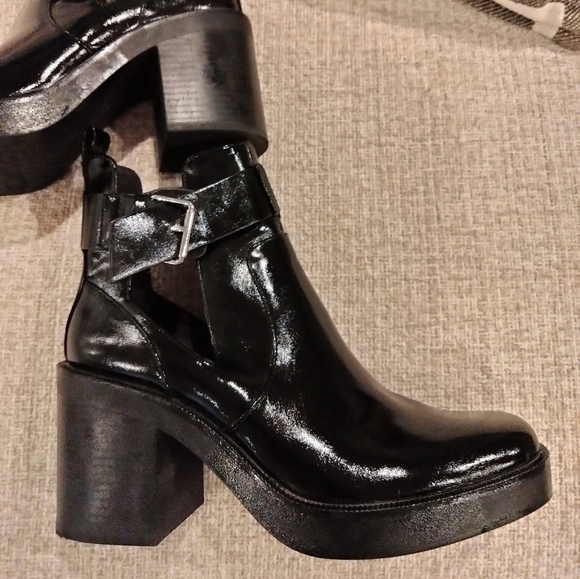 Zara Black Leather Ankle Boots - Picture 9 of 10